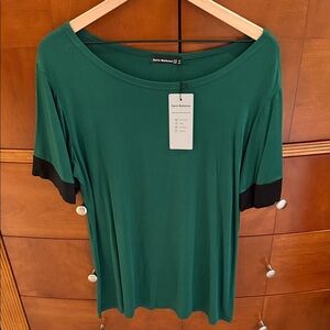 NWT Sarin Matthews Green Women's Top